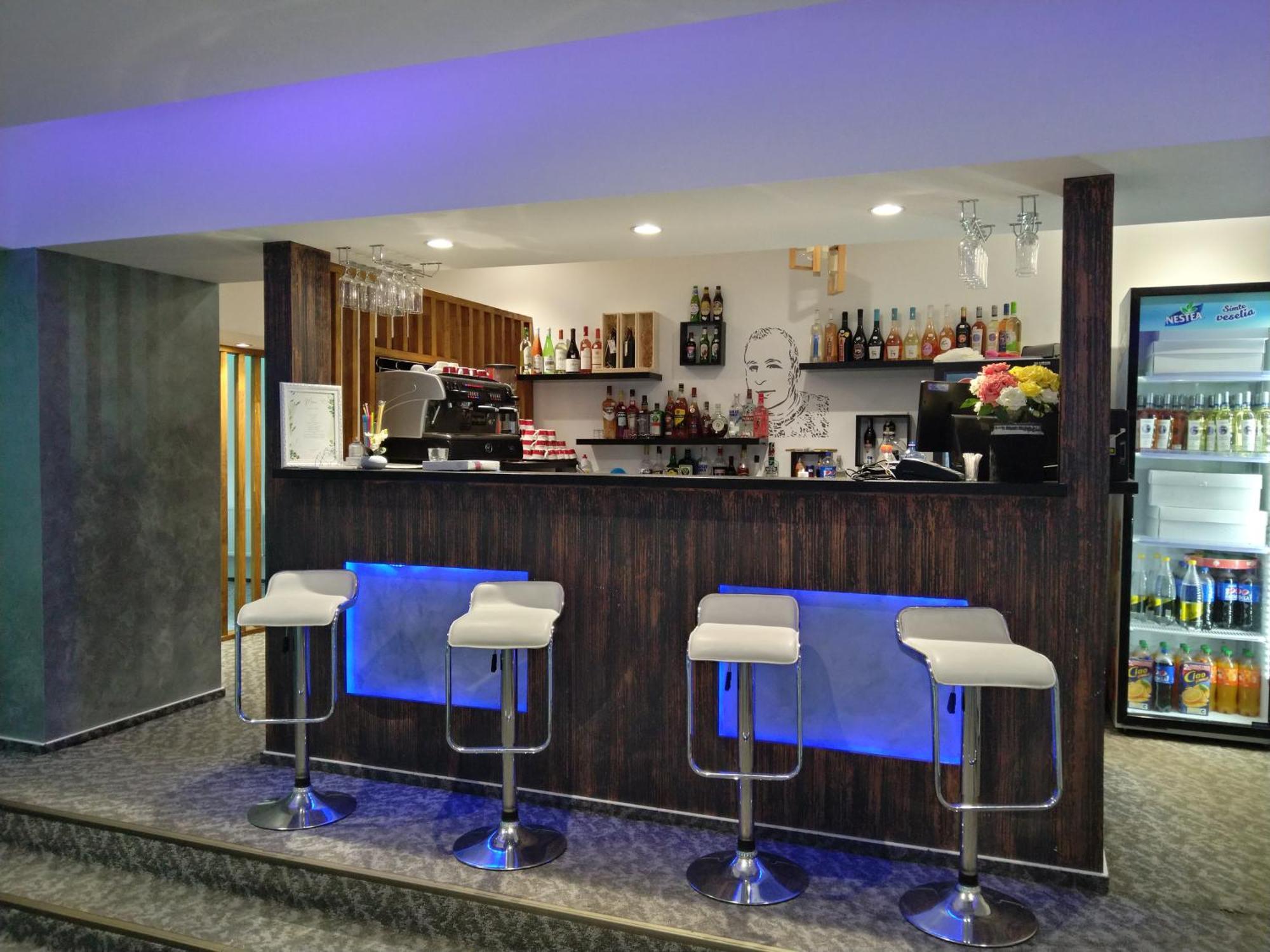 Bed and Breakfast Popasul Lui Gicuta Куртя-де-Арджеш Экстерьер фото